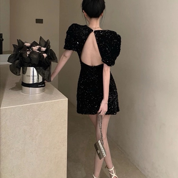 Black dresses - Picture 3 of 7